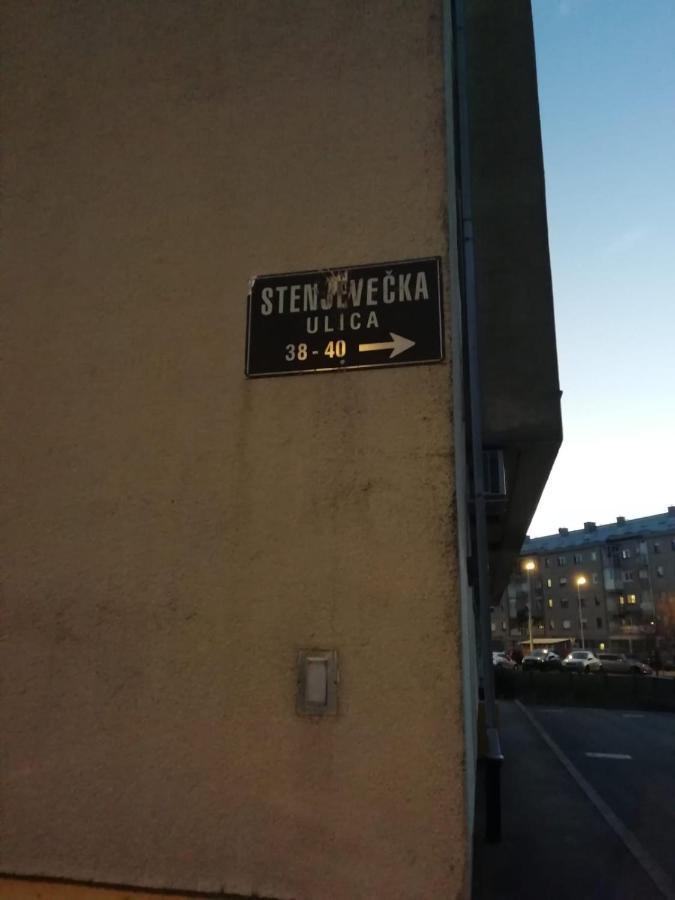 Sarmantni Apartman Malecka 2 Zagreb Exterior foto