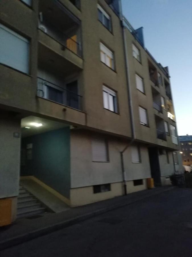 Sarmantni Apartman Malecka 2 Zagreb Exterior foto